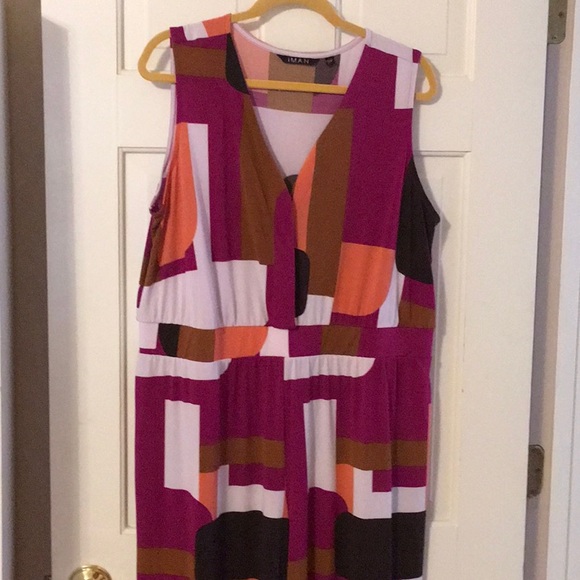 EUC,IMAN,1XP,Jumpsuit,V neck,gathered waist,Princess seams detailing.Geometrical - Picture 4 of 9